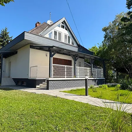 Semesterbostad Agica Nyaralo *