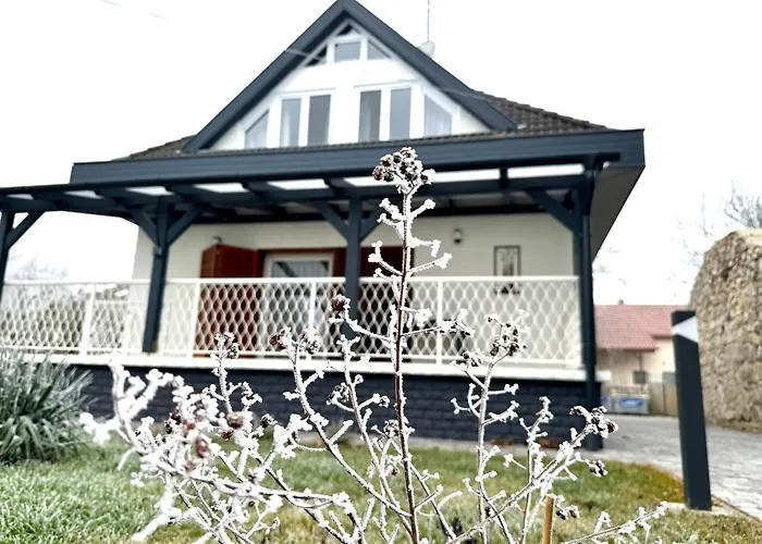 بيت للعطل Agica Nyaralo *